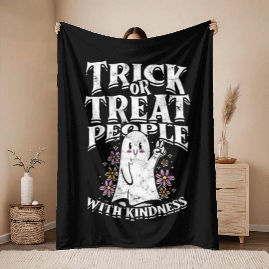 Trick or treat people with kindness - cute ghost Throw Blankets