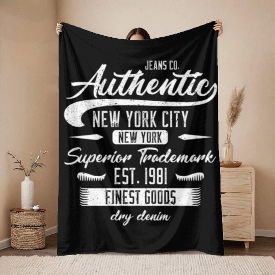 New York City Born In 1981 Vintage Birthday Throw Blankets