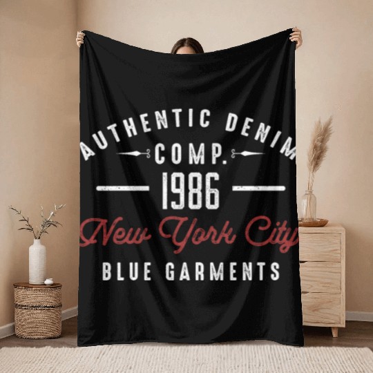 New York City Born In 1986 Vintage Birthday Throw Blankets