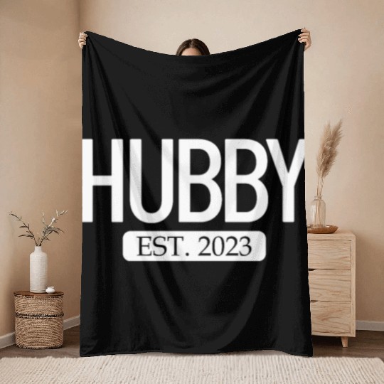 Hubby Est. 2023 Matching Couple Newlywed Marriedma Throw Blankets
