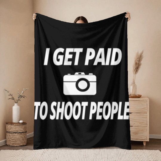photography Throw Blankets i Get paid to shoot people