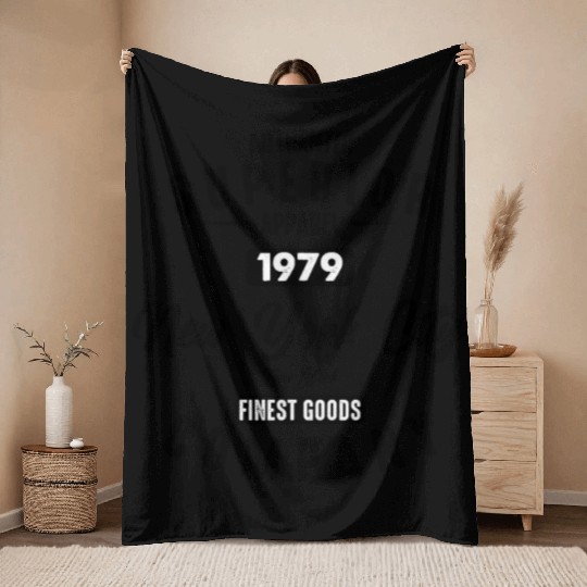 New York City Born In 1979 Vintage Birthday Throw Blankets