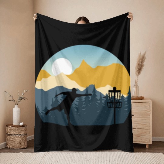 Disc Golf - Disc Golfing Player Ultimate Frisbee Throw Blankets