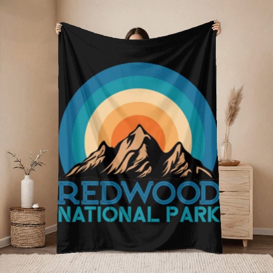 Cool Vintage Retro Redwood National Park Mountain Throw Blankets