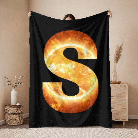 The sun is hot Throw Blankets