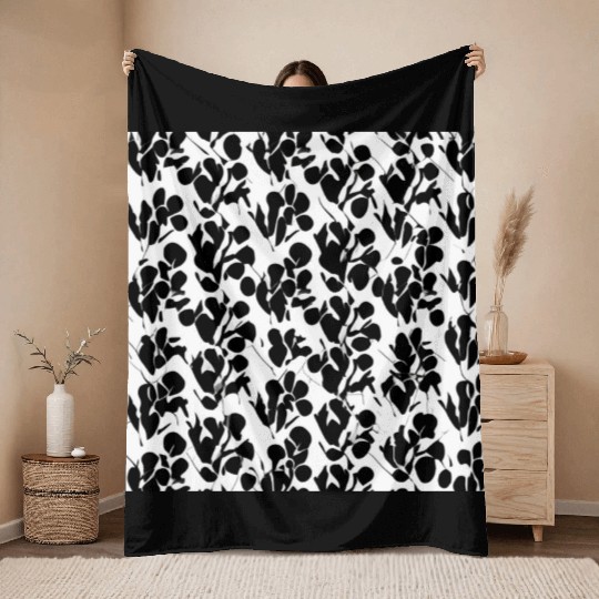 Black and white nature pattern Throw Blankets