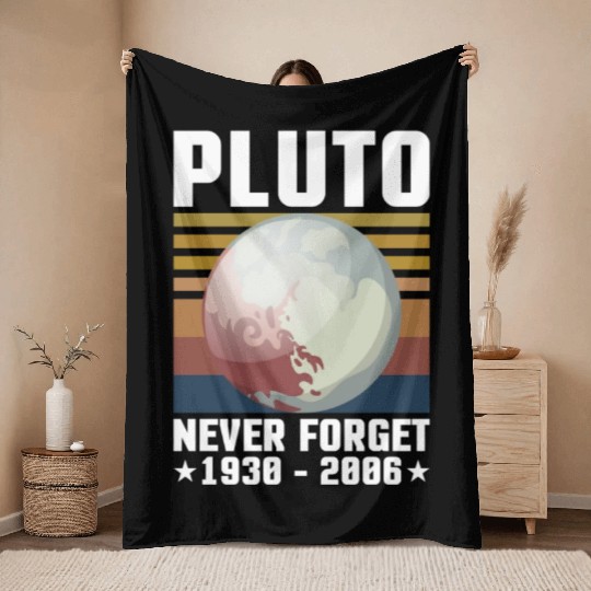 PLUTO NEVER FORGET 1930-2006 Throw Blankets