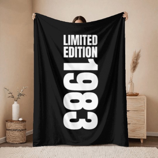 40 Years Vintage 1983 Retro 40th Birthday Throw Blankets