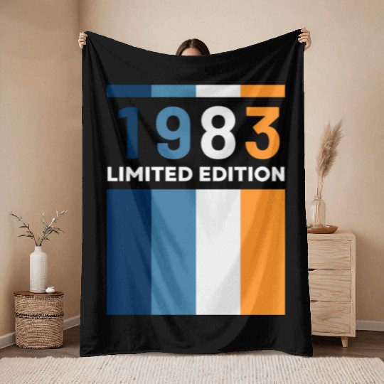 40 Years Vintage 1983 Retro 40th Birthday Throw Blankets