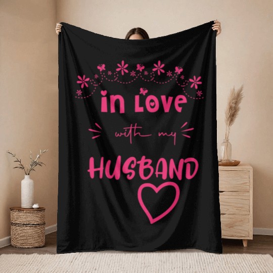 Love with My hasband Cute Valentine day Mom to Be Throw Blankets