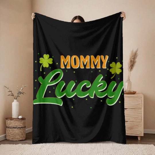 Mommy is the lucky one Retro SVG Throw Blankets