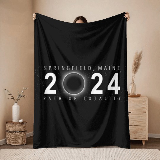 Solar Eclipse Springfield Maine April 8 2024 Throw Blankets