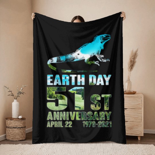 Earth Day 51st Anniversary April 22 Iguana Lover Throw Blankets