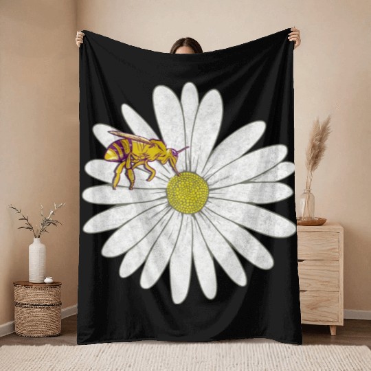 Bee Mountain Daisy Throw Blankets