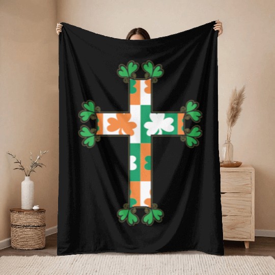 Heart Of The Irish Cross With Clovers Ireland Throw Blankets