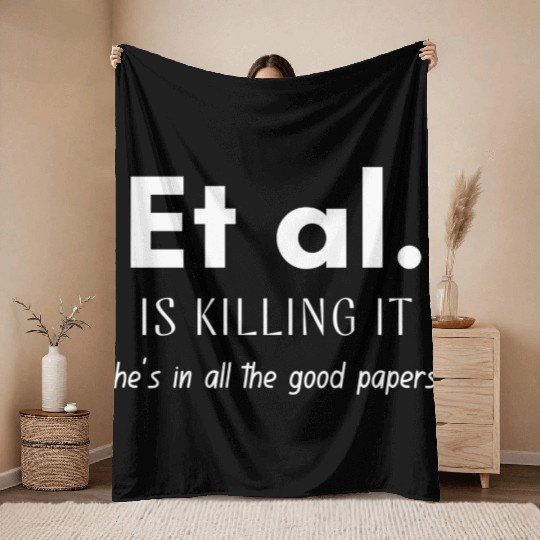 Et al B Throw Blankets