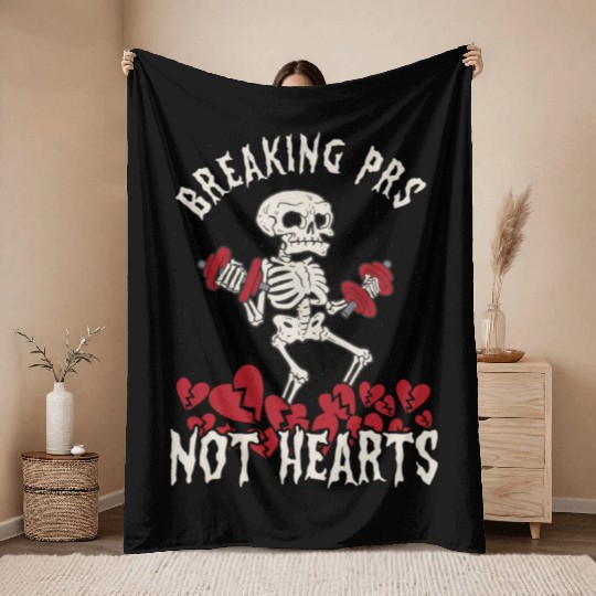 Anti Valentine´s Day Broken Heart Powerlifting Gym Throw Blankets