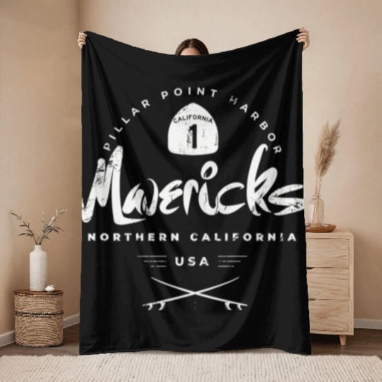 Mavericks Pillar Point California Throw Blankets