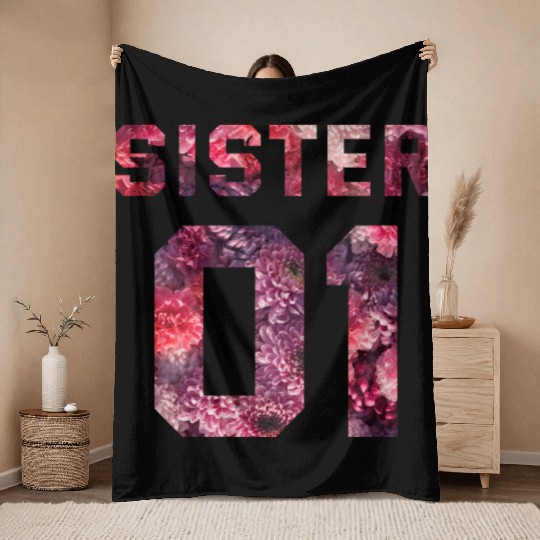 COUPLE FLOWER SISTER 01 Throw Blankets
