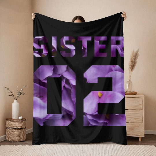 COUPLE FLOWER SISTER 02 Throw Blankets