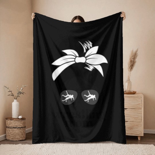 Wrestling Mom Messy Bun Proud Wrestling Mommom's w Throw Blankets