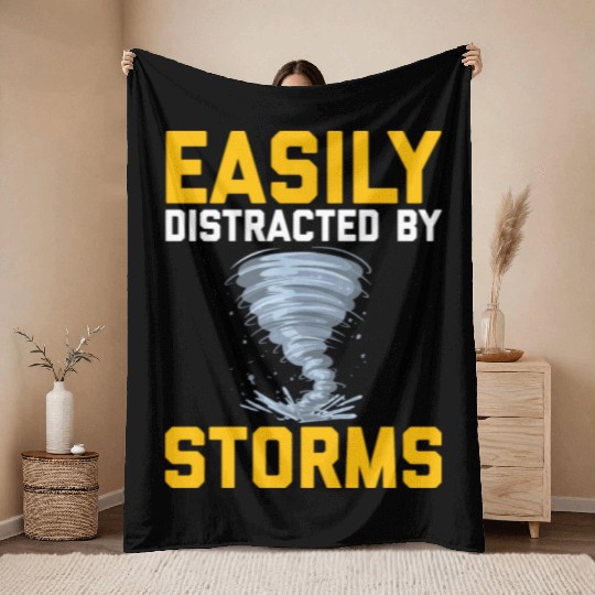 Storm chasers Throw Blankets