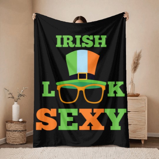 Irish look sexy Throw Blankets