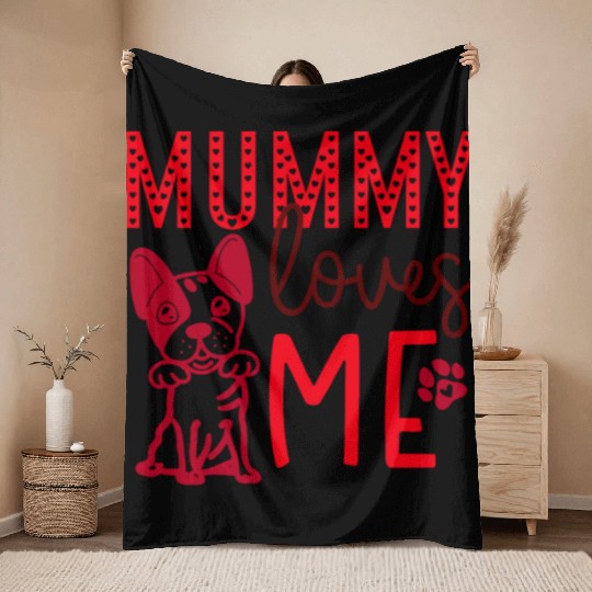 Mummy loves me Throw Blankets