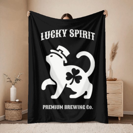 St Patricks Lucky cat Green Throw Blankets