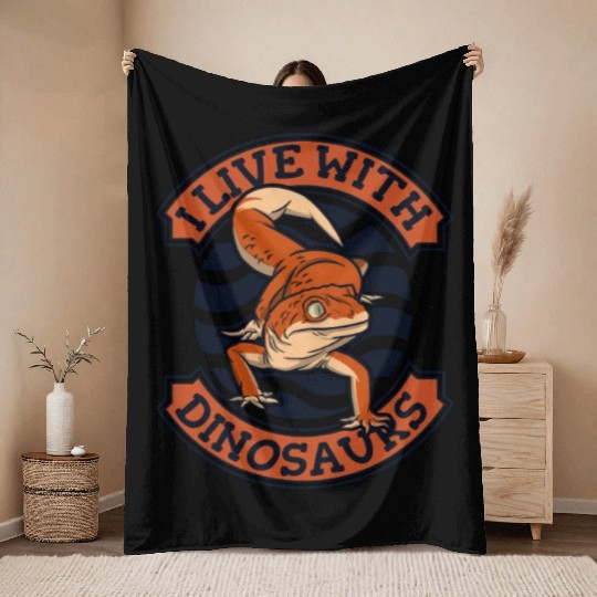 I Live With Dinosaurs Gekkota Crested Lizard Throw Blankets