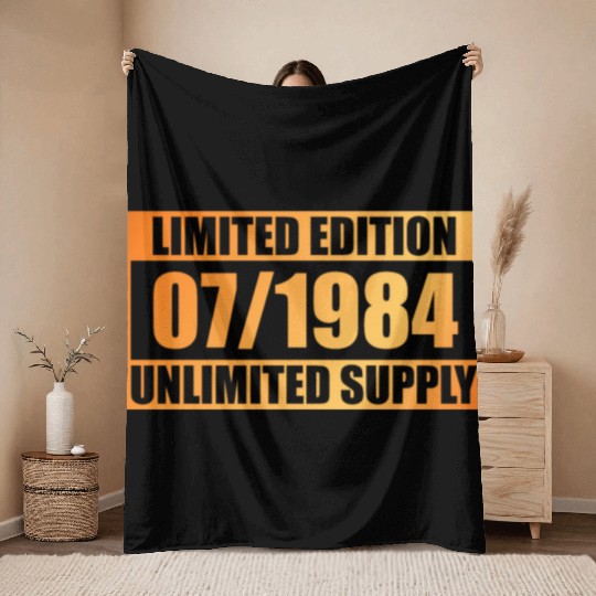 40th birthday Limited Edition - ꝏ Supply 07/1984 Throw Blankets