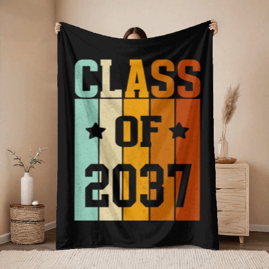 CLASS OF 2037 BACK TO SKHOOL. Throw Blankets