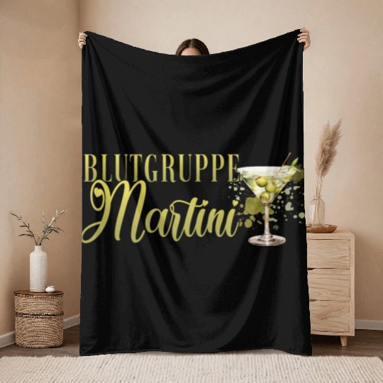 Blutgruppe Martini Cocktail Bartender Throw Blankets