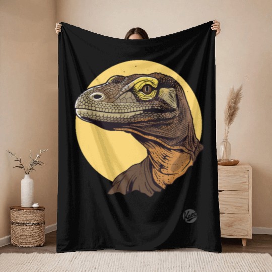 Realistic Komodo Dragon Portrait Throw Blankets