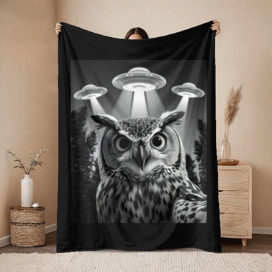 UFO Funny Owl Throw Blankets