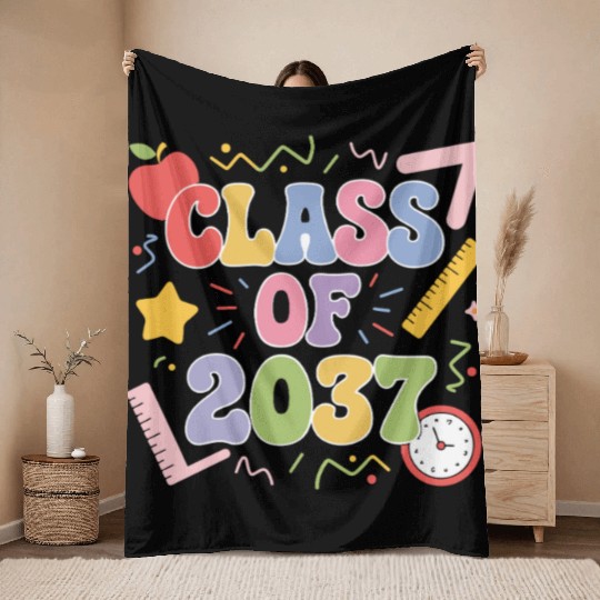 Class of 2037 Grow With Me, Funny back to school Throw Blankets
