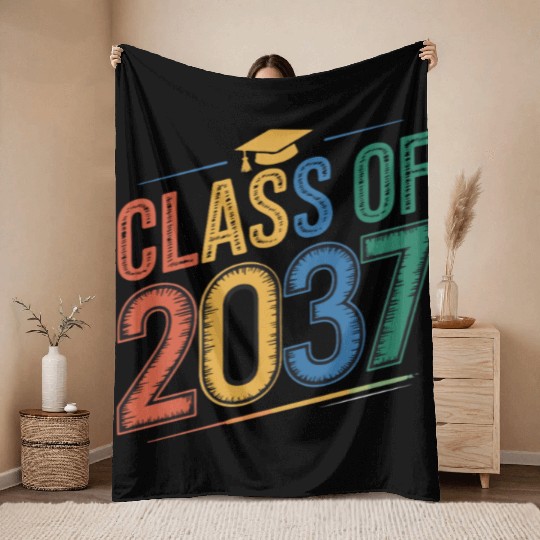 Class of 2037 Grow With Me, Funny back to school Throw Blankets
