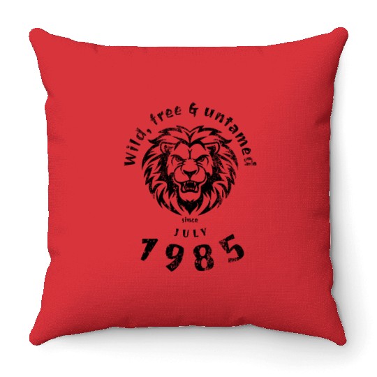 40th birthday Wild, free & untamed since 07/1985 Throw Pillows