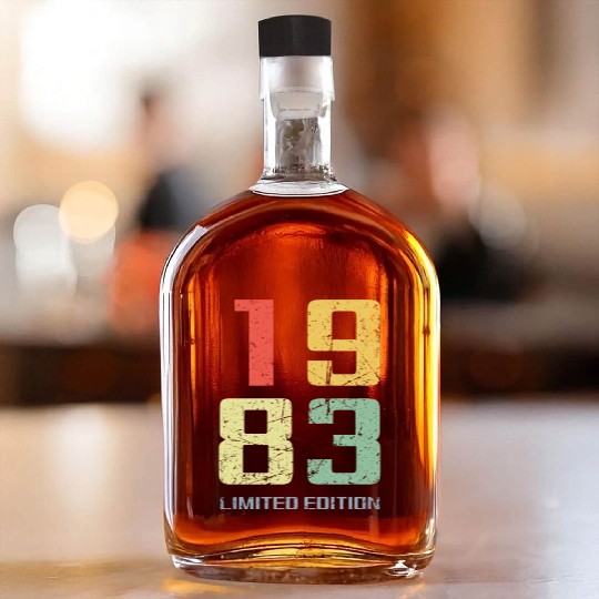 40 Years Vintage 1983 Retro 40th Birthday Whiskey Bottles