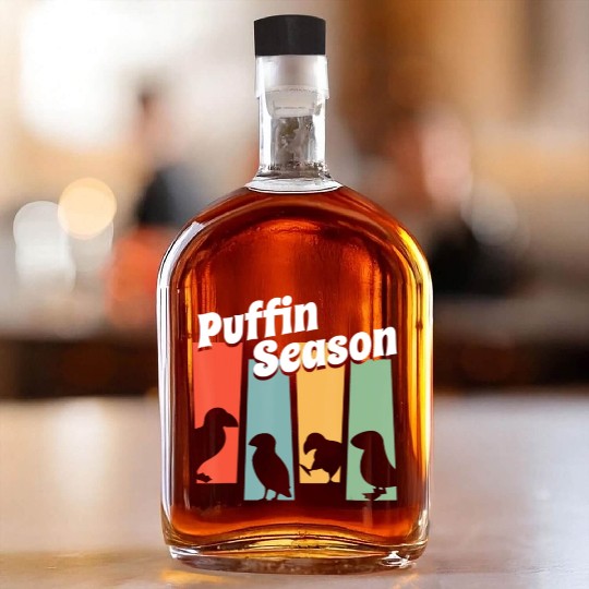 Funny Puffin Season Retro Vintage Puffin Lover Whiskey Bottles