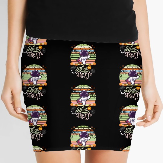 Halloween Trick Or Treat Astronaut With Pumpkin Women's Mini Skirts
