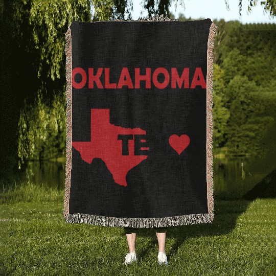 OKLAHOMA - I May Live In OKLAHOMA But I'm Still Woven Blankets