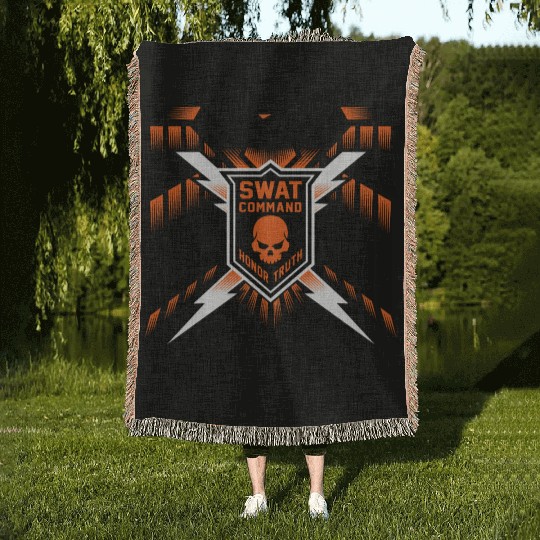 hawk crest mma Woven Blankets