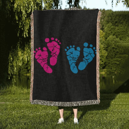 Twin Baby Feet - Pregnancy - Maternity - Mom to be Woven Blankets