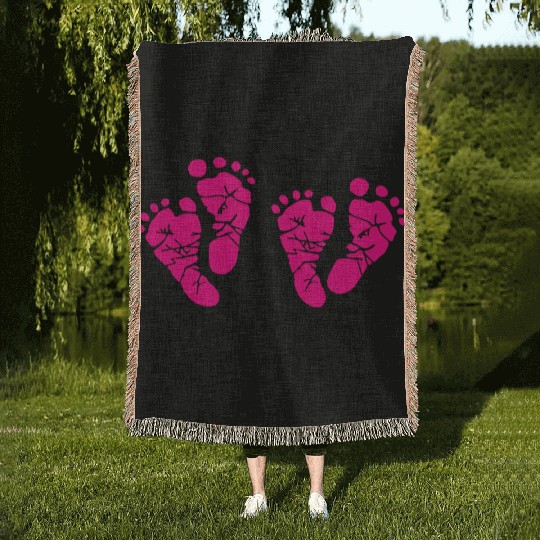 Twin Baby Feet - Pregnancy - Maternity - Mom to be Woven Blankets