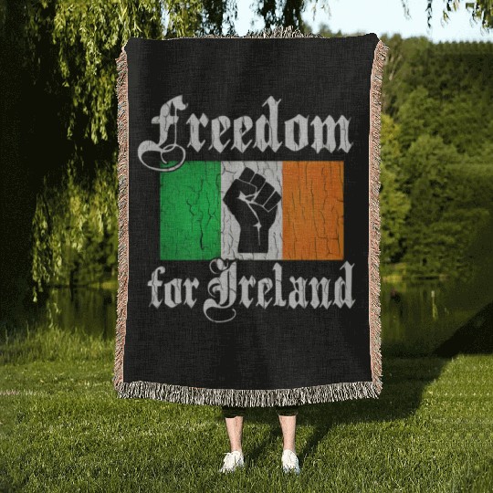 freedom for ireland Woven Blankets