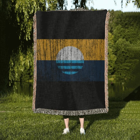 People'S Flag Of Milwaukee Vintage Style Distresse Woven Blankets