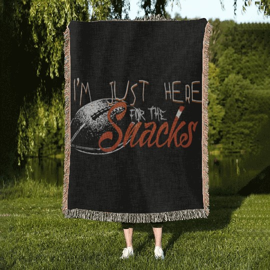 I'm just here for the snacks Woven Blankets