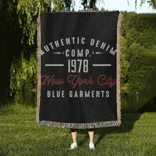 New York City Born In 1978 Vintage Birthday Woven Blankets