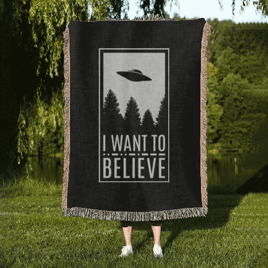 Alien UFO I Want To Believe Woven Blankets